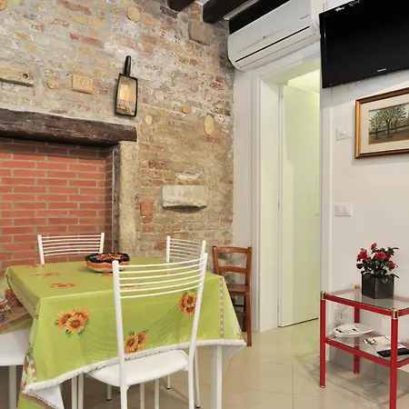 Apartment Cozy Near Rialto Bridge/ St.mark Square