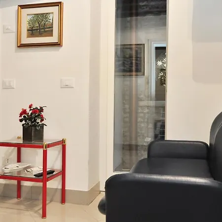 Cozy Near Rialto Bridge/ St.mark Square Apartment *