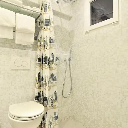Cozy Near Rialto Bridge/ St.mark Square Apartment *